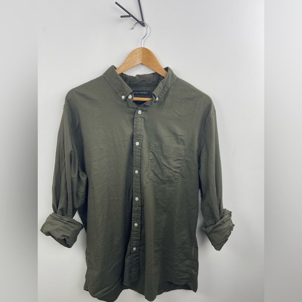 Banana Republic Dark Green Casual Button-Down Shirt